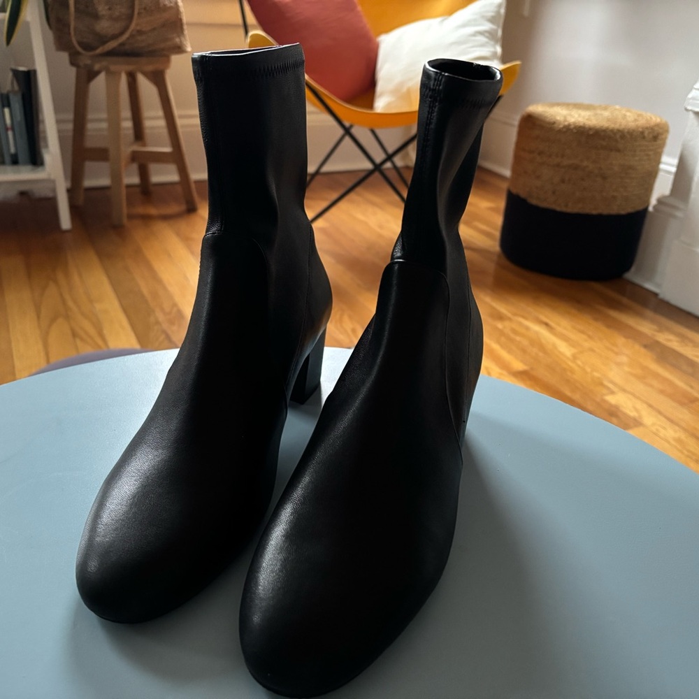 Stuart Weitzman Elegant Black Leather Ankle Booties